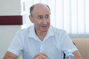 Мировой судья сможет не снимать мантию